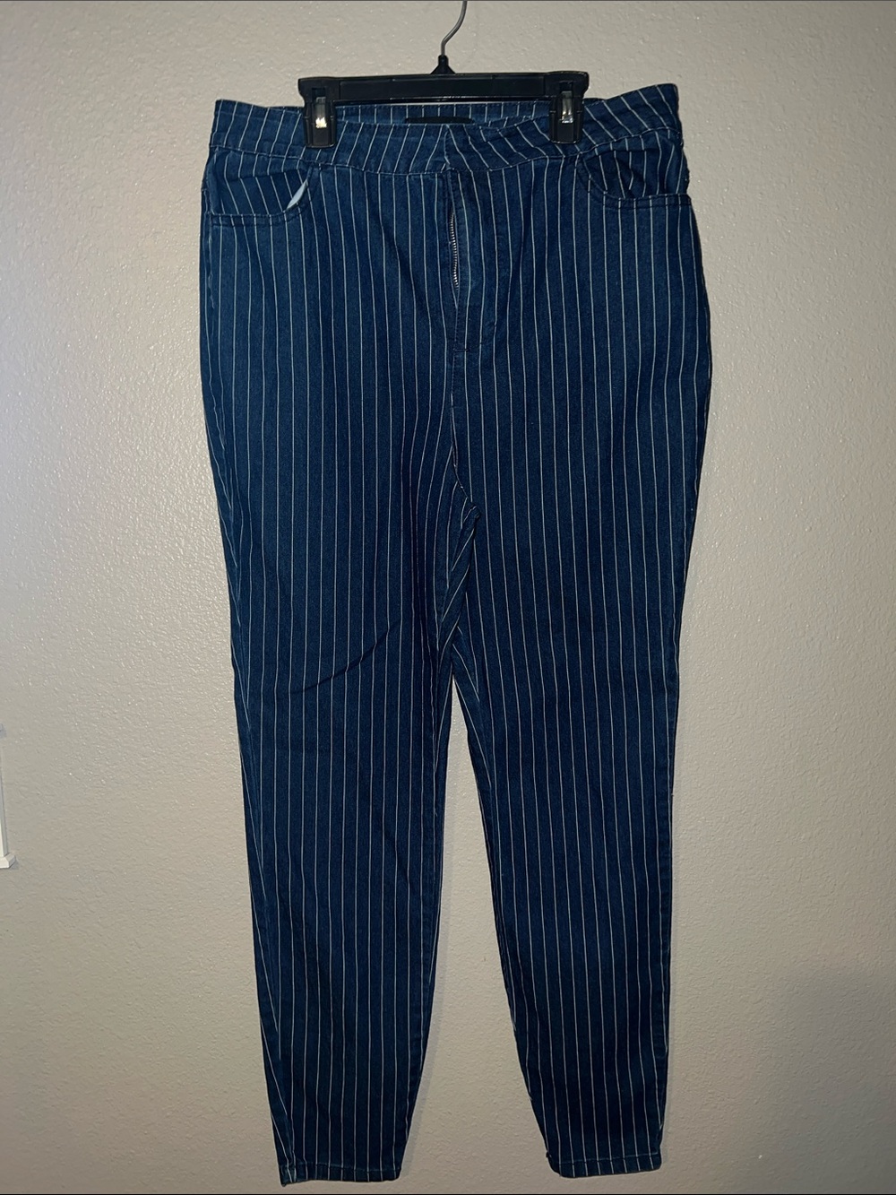 Forever 21 +Navy Pinstriped Women's Jeggings